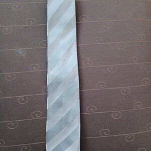 Brioni Mens tie